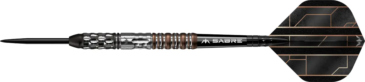 Mission Tycho Steeldart in Seitenansicht mit Schwarz-Bronze-Finish und Sabre Shaft