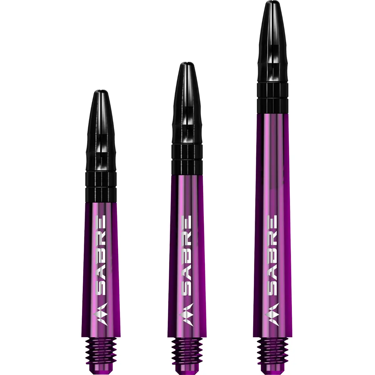 Mission Sabre Dart Shafts in der Farbkombination Lila-Schwarz. Eine Gesamtansicht der drei verfügbaren Längen: Short, Midi und Medium.