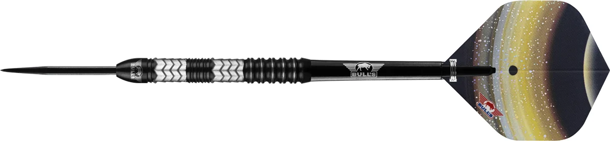 Seitenansicht der Bull’s NL Luna Triton Steeldarts mit geradem 90 % Tungsten Barrel und neutraler Balance