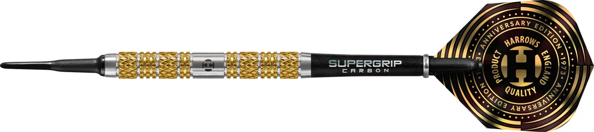 Seitenansicht des montierten Harrows Atlantis Softdarts mit schlankem 95% Tungsten Barrel.